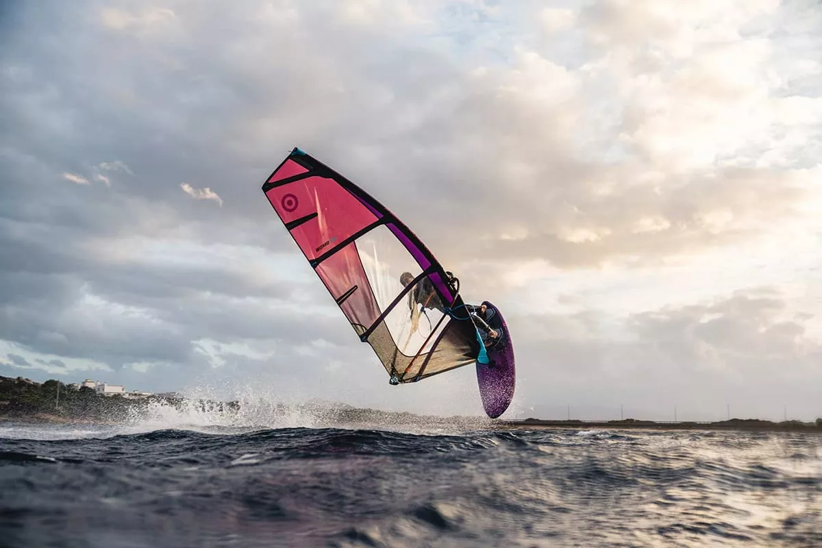 Доска для виндсерфинга Jp-Australia Freestyle Wave PRO 104 (box Foil-PB + 2x MT) вид 20