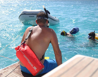 Водонепроницаемый гермомешок (с плечевым ремнем) OverBoard OB1003 - Waterproof Dry Tube Bag -12L вид 3