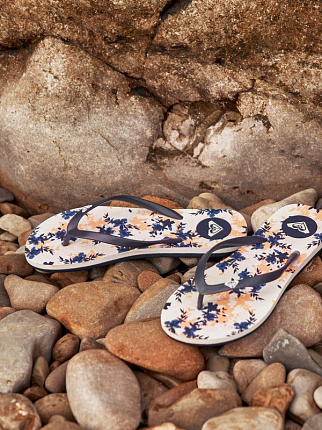 Обувь пляжная женская ROXY To The Sea Ditsy navy/white вид 1